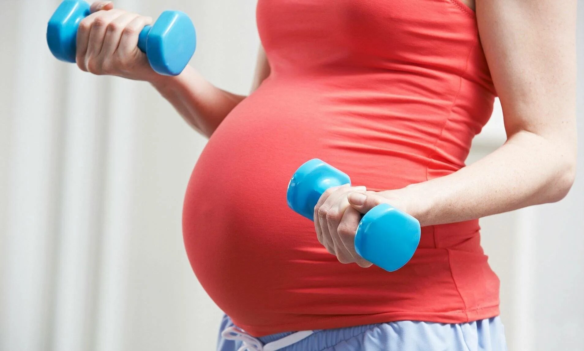 Тренинг для беременных. Занятия спортом для беременных. Физическая активность беременных. Беременные женщины и спорт.