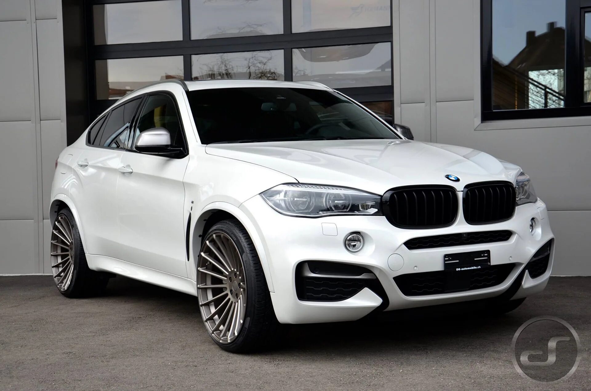 4x 6x 15 4 6x 10. BMW x6 f16. БМВ x6 m50d. BMW x6 f16 белый. BMW x6 m 2017 белая.