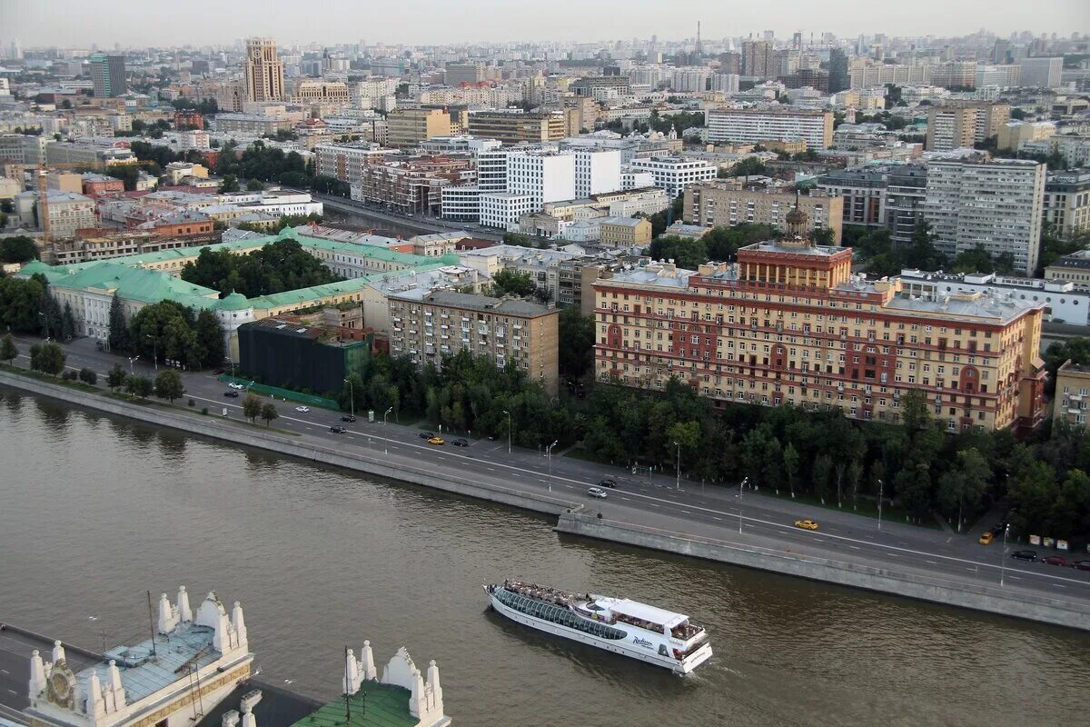 Московский следующий. Гроза в Москве. Москва и москвичи. Ночная дождливая Москва. Дождь в Москве.