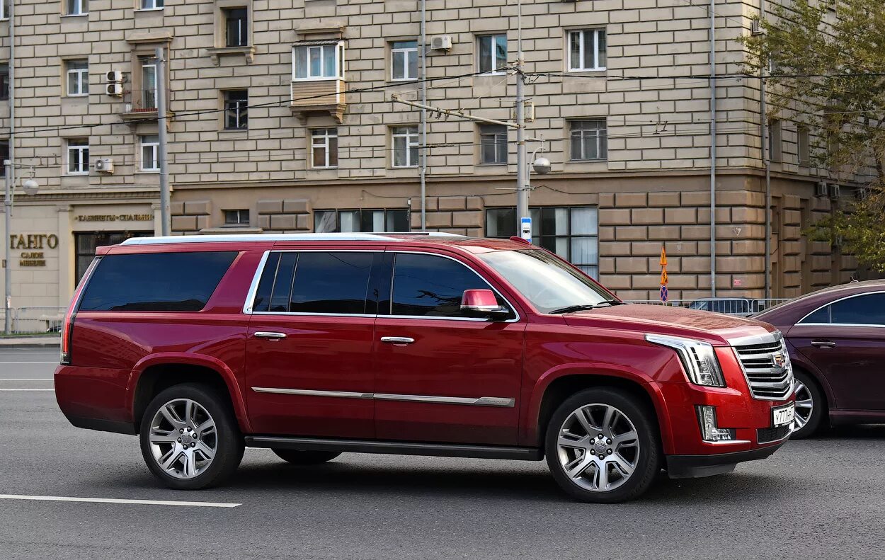 Удлиненный форум. Cadillac Escalade ESV. Кадиллак Эскалейд ESV 2020. Cadillac Escalade 2023. Cadillac Escalade ESV IV.