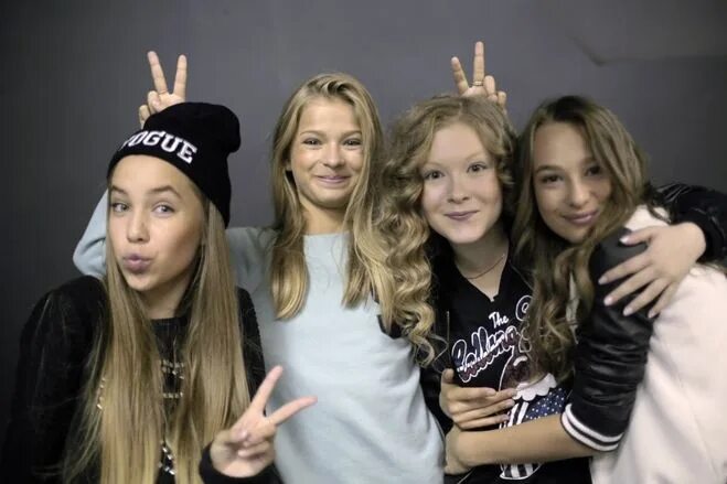 Как зовут девочку из группы. Группа open kids. группа open kids 2014. группа open kids 2025. 4 девочки для группы.