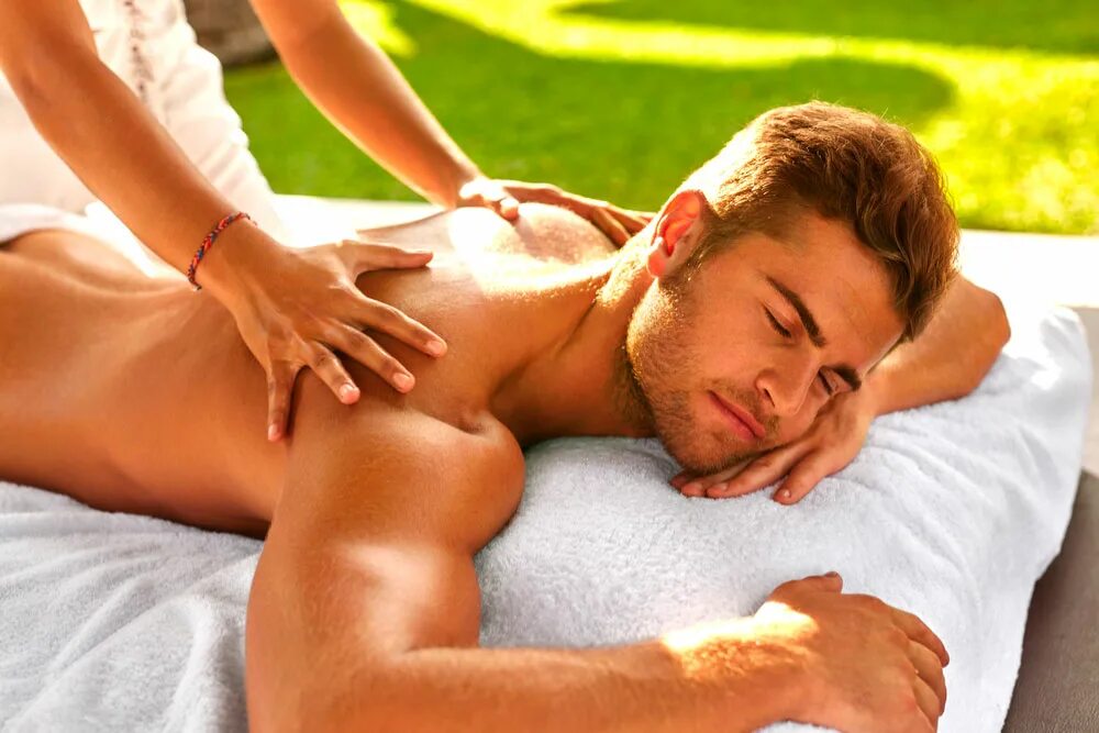 Женский интимный массаж. Массаж для мужчин. Мужик в спа салоне. Абхьянга аюрведический масляный. Эротичный тайский массаж.