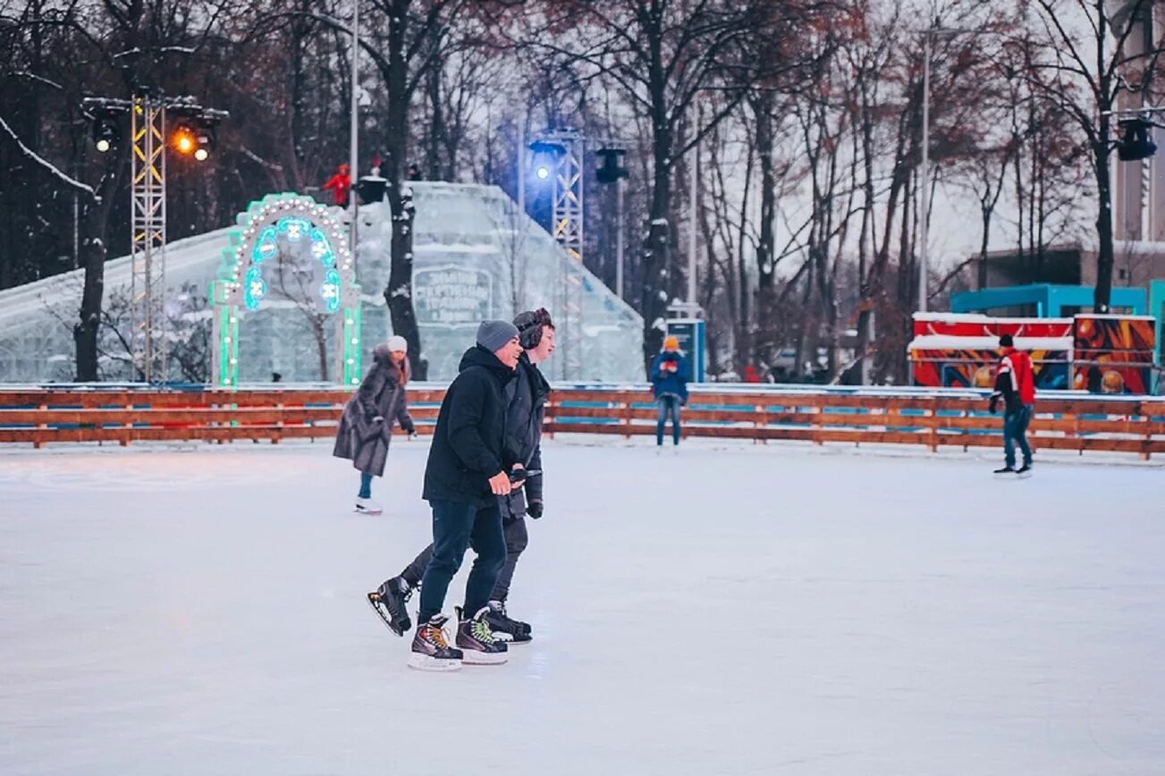 Каток на южной. Каток Южный полюс в Лужниках. Каток Москва Лужники. Каток Южный полюс в Лужниках сверху. Московский каток «Южный полюс».