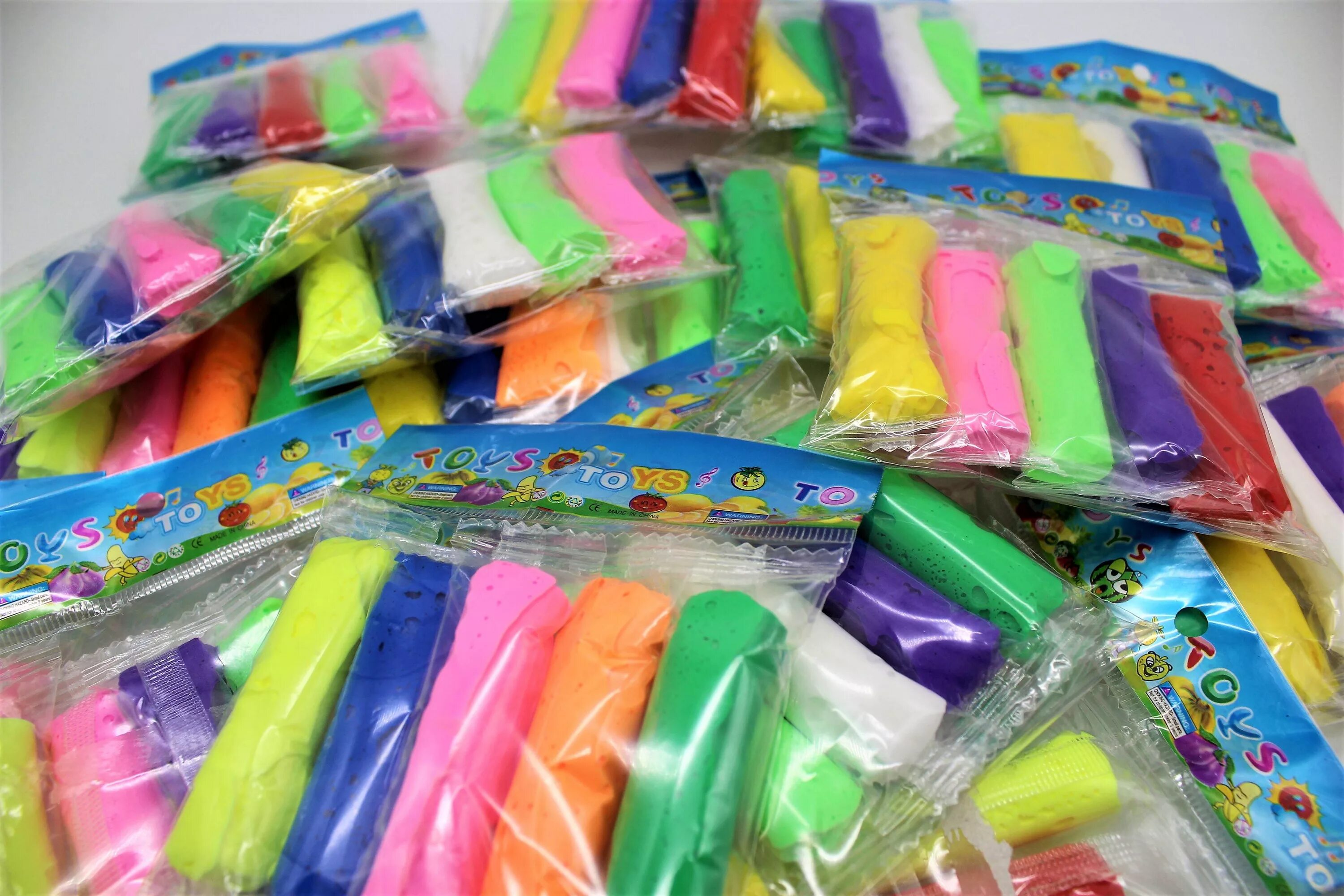 Где продаются 5. Воздушный пластилин. Цветной воздушный пластилин. Воздушный пластилин 24 цвета. Пластилин в пакете.