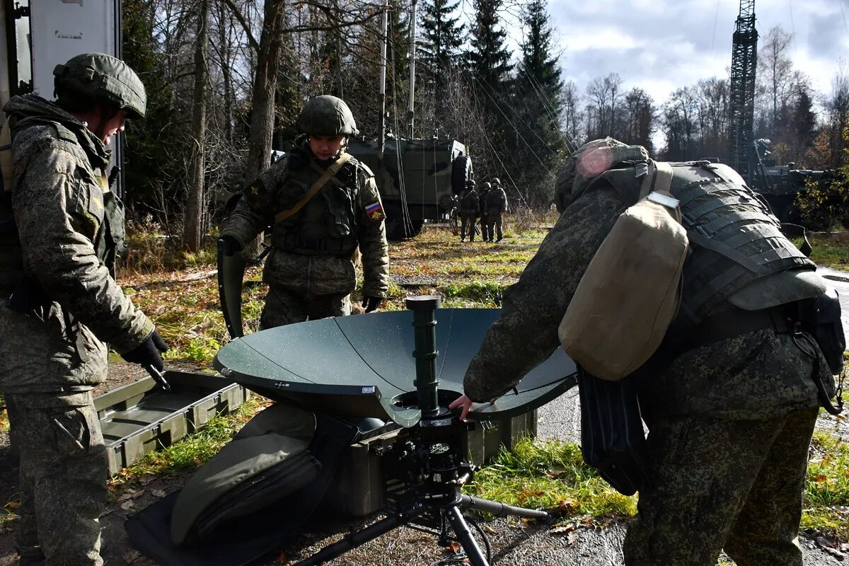 Разведывательный БПЛА. Глубинная разведка. Боевые беспилотника России. Танковые Связисты. Связь на войне на украине