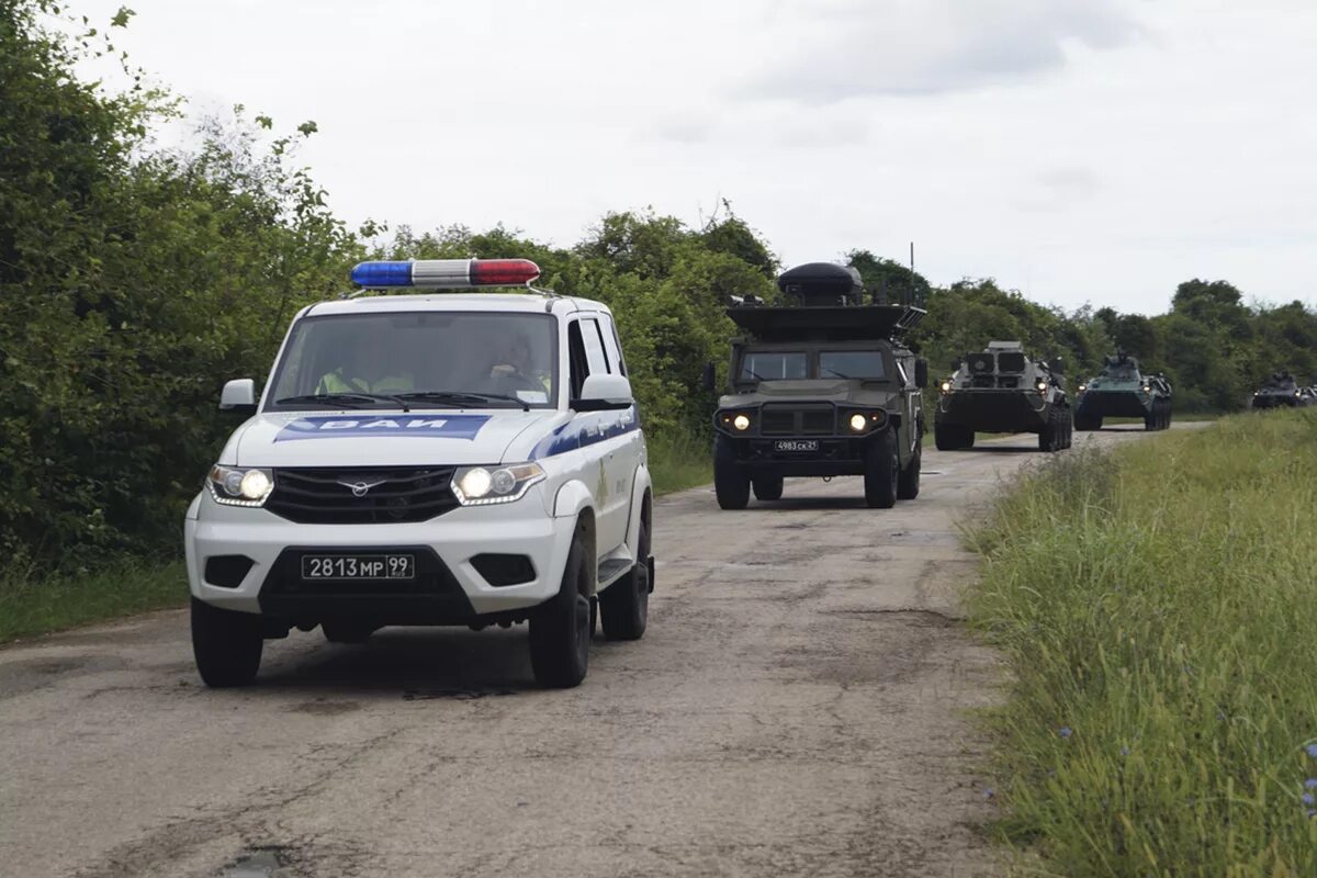 Военная автомобильная дорога. УАЗ Патриот военный. УАЗ Патриот ППС колонна. Военная автоинспекция УАЗ Патриот. УАЗ-3163 Патриот ППС.