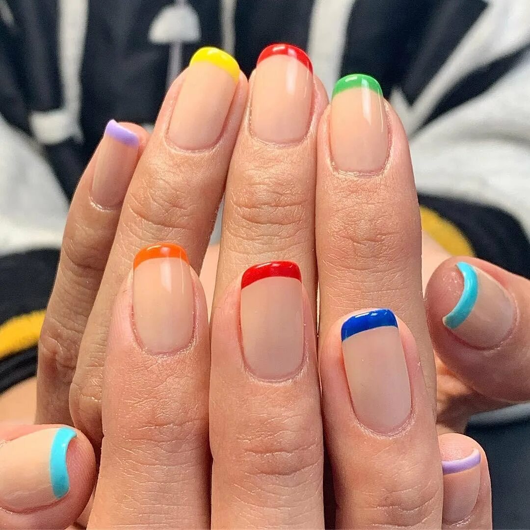 Ногти квадрат цветные. Разноцветный френч. Нарощенные ногти яркие. Маникюр разноцветный яркий. Разноцветный френч.
