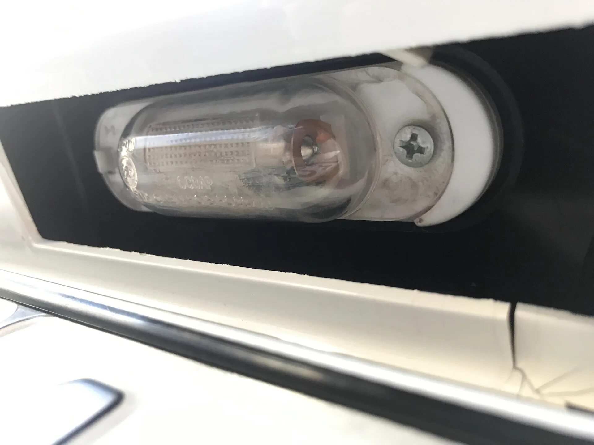 Как поменять лампочку datsun on do. Лампочки подсветки номера дацун он до. лампочки подсветки номера datsun on on do. лампа подсветки задних номеров datsun on-do. datsun mi-do подсветка номерного знака.