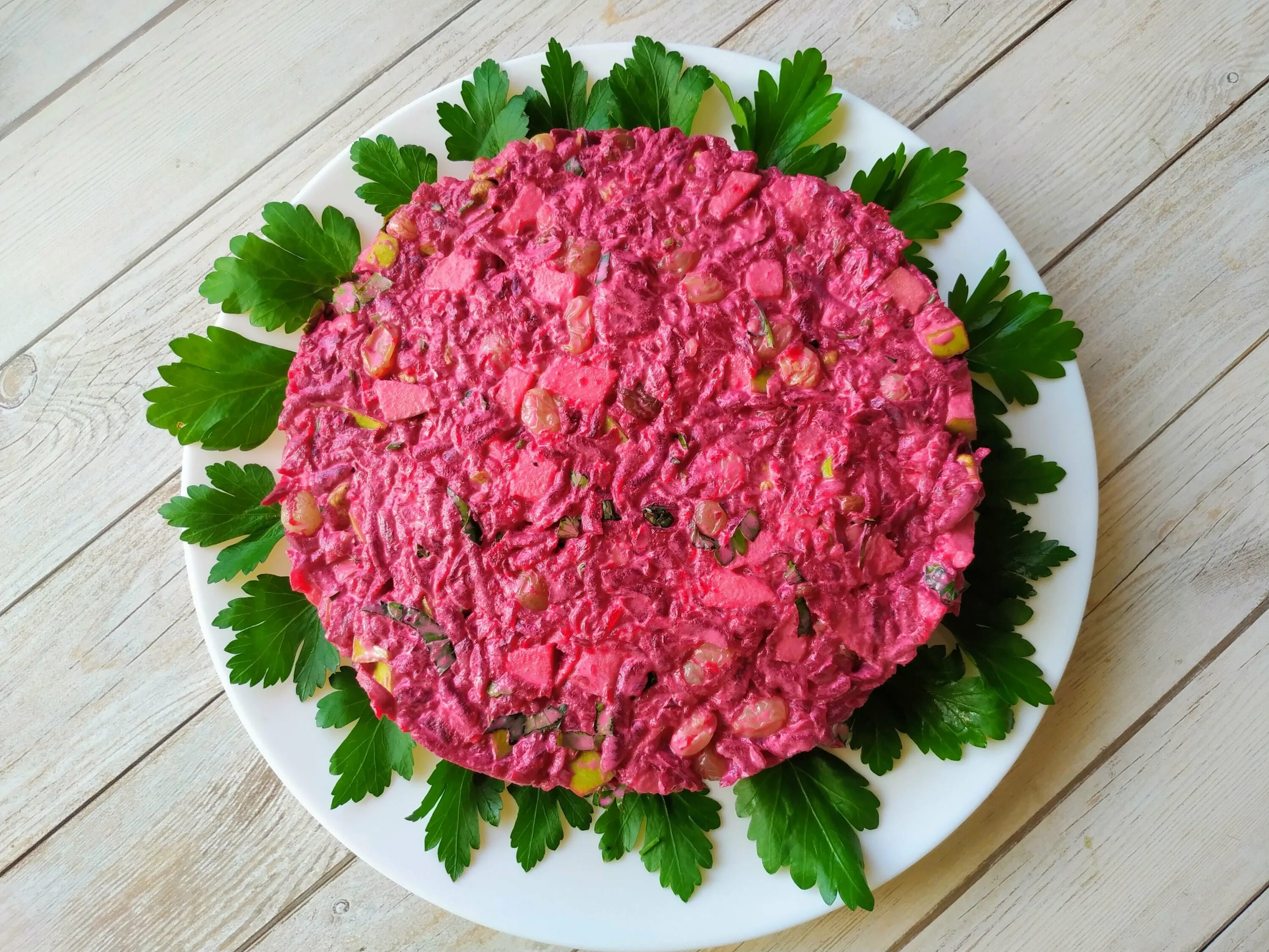 Салат "свекольный с черносливом" (180 гр. Салат свекла с чесноком. Салат свекла с чесноком. Салат из свёклы с чесноком. Свёкла с чесноком и майонезом.