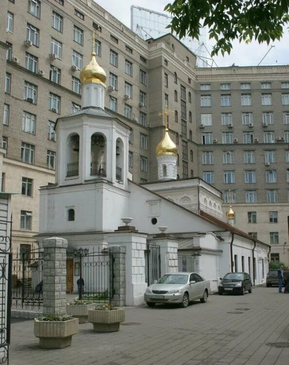 церковь архангела михаила в овчинниках москва. храм архангела михаила в замоскворечье. храм архангела михаила овчинниковский переулок. храм архангела в овчинниках. масонский храм в москве.