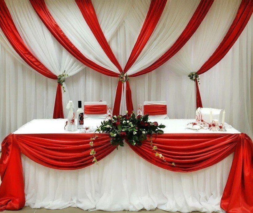 Украшение свадебного зала красно белый. Украшение свадебных залов. Украшение зала красный. Украшение свадебного зала в красном цвете. Украшение свадебного зала в красно белом цвете.