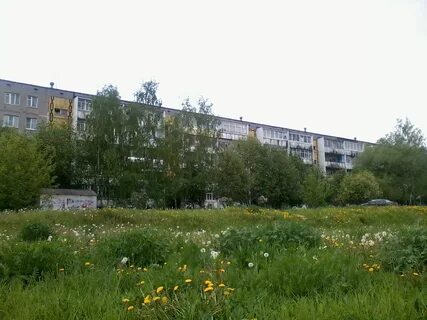 Космонавтов 71
