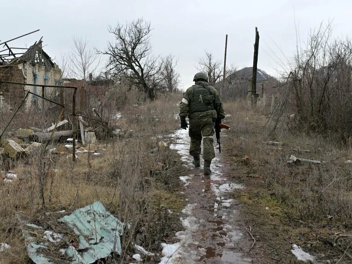 Марьинка российская. Руины. Марьинка 2023. Руины марьинки. Марьинка бои 2023.