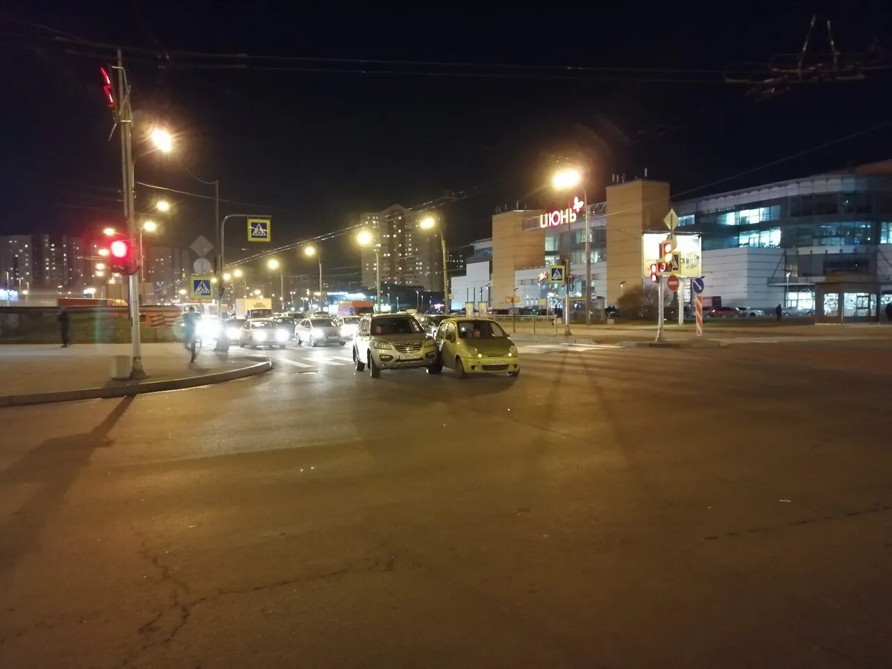 Перекресток энтузиастов строителей 1990 год волгодонск. Перекресток энтузиастов. Перекресток энтузиастов. Перекресток энтузиастов. Проспект энтузиастов санкт-петербург.