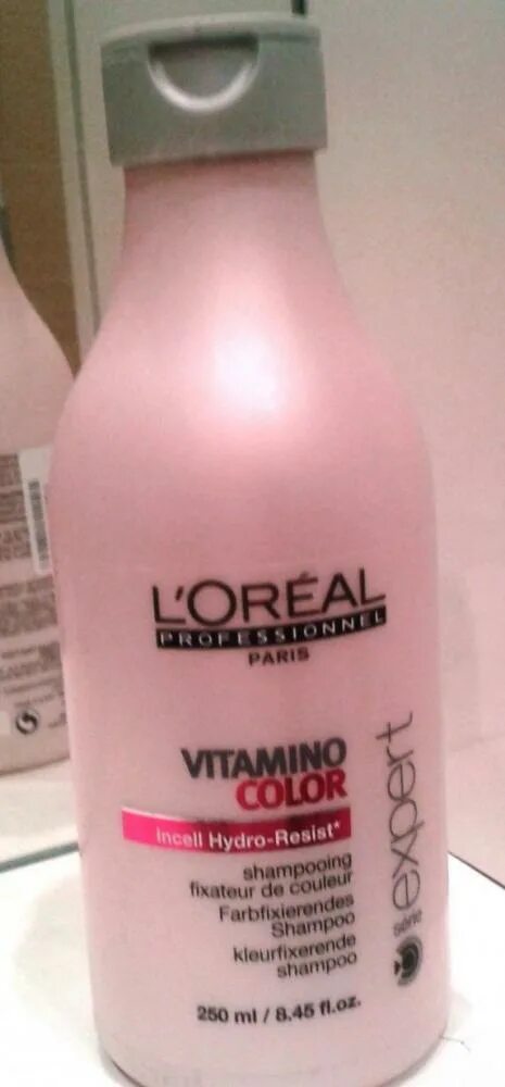 Шампунь лореаль профессиональный для окрашенных волос. Loreal розовый шампунь l'Oreal. Loreal Colour шампунь для окрашенных Vitamino. Loreal professional шампунь розовый.