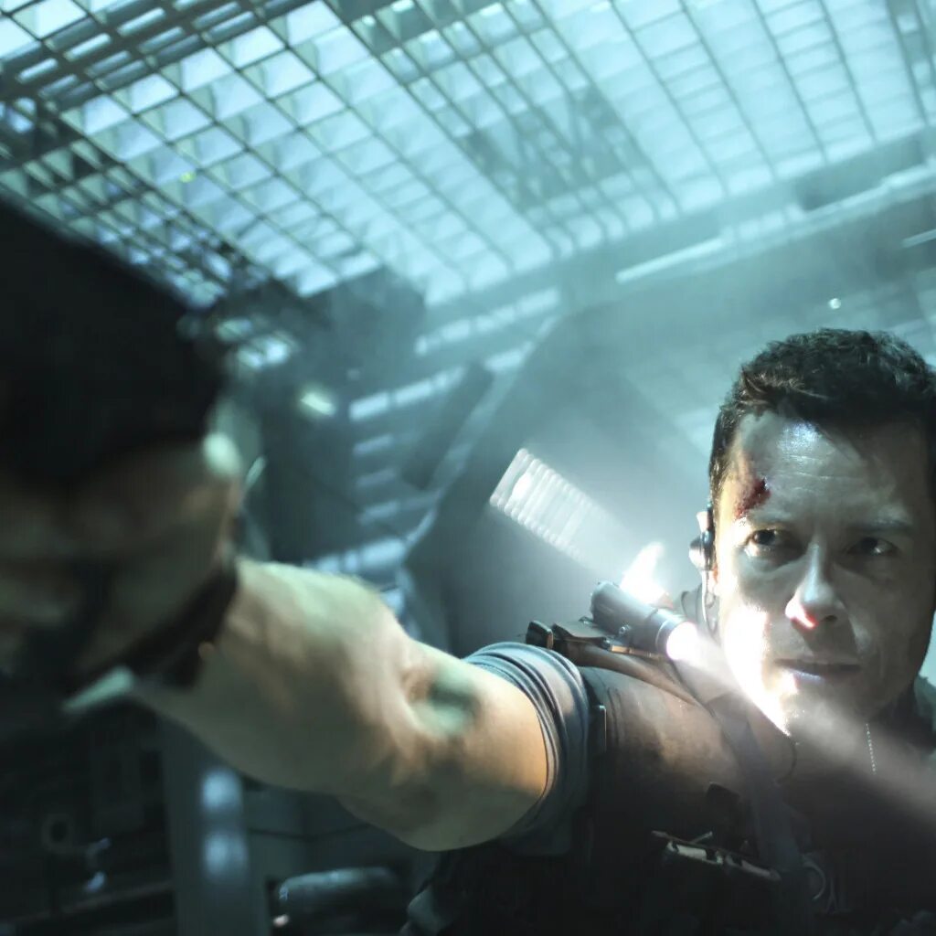 Мэгги грейс напролом. Мэгги грейс напролом 2012. Я лечу напролом через хрупкую синь. Мэгги грейс напролом. Винсент риган напролом.