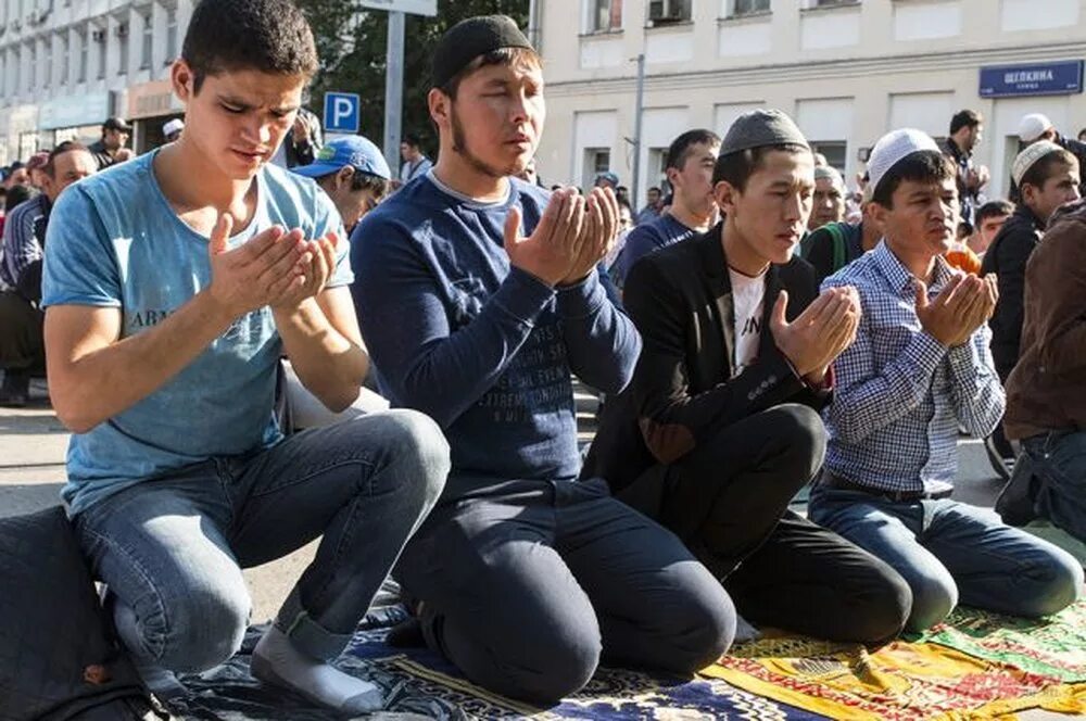 Молодёжь в Исламе. Молодежь мусульмане. Исламизация молодежи. Ураза байрам.