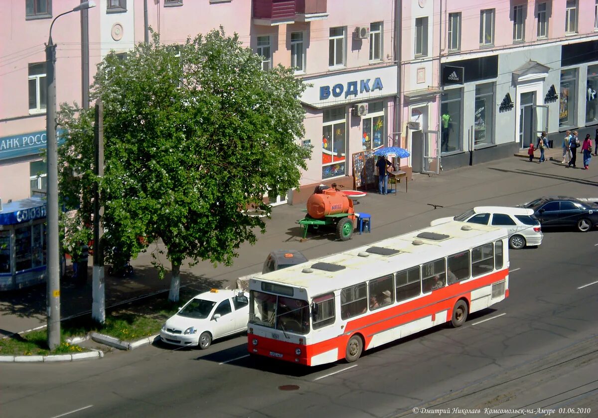 Телефон автовокзала комсомольска. Автовокзал Комсомольск на Амуре. Автобусы Комсомольска-на-Амуре. Маршрут 20 автобуса Комсомольск на Амуре. Автовокзал Комсомольск-на-Амуре фото.