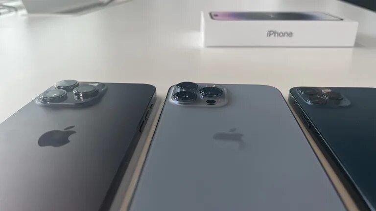 Iphone 14 pro max дешевле. Iphone 13 pro max. айфон 13 и 14. iphone 13 и iphone 13 mini. айфон 14 мини.