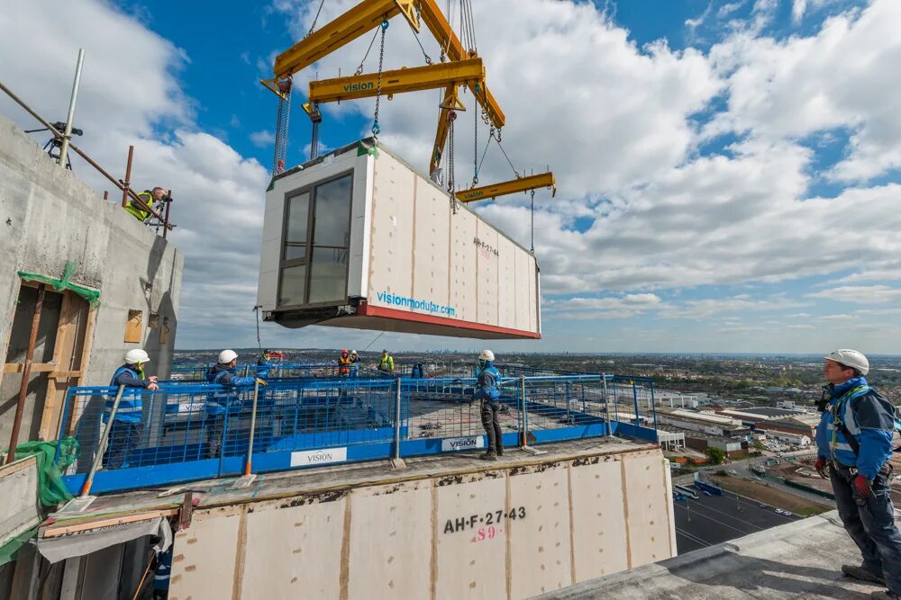 Module factory. Блочное строительство. блочное строительство в архитектуре. apex стройка. modular construction factory.