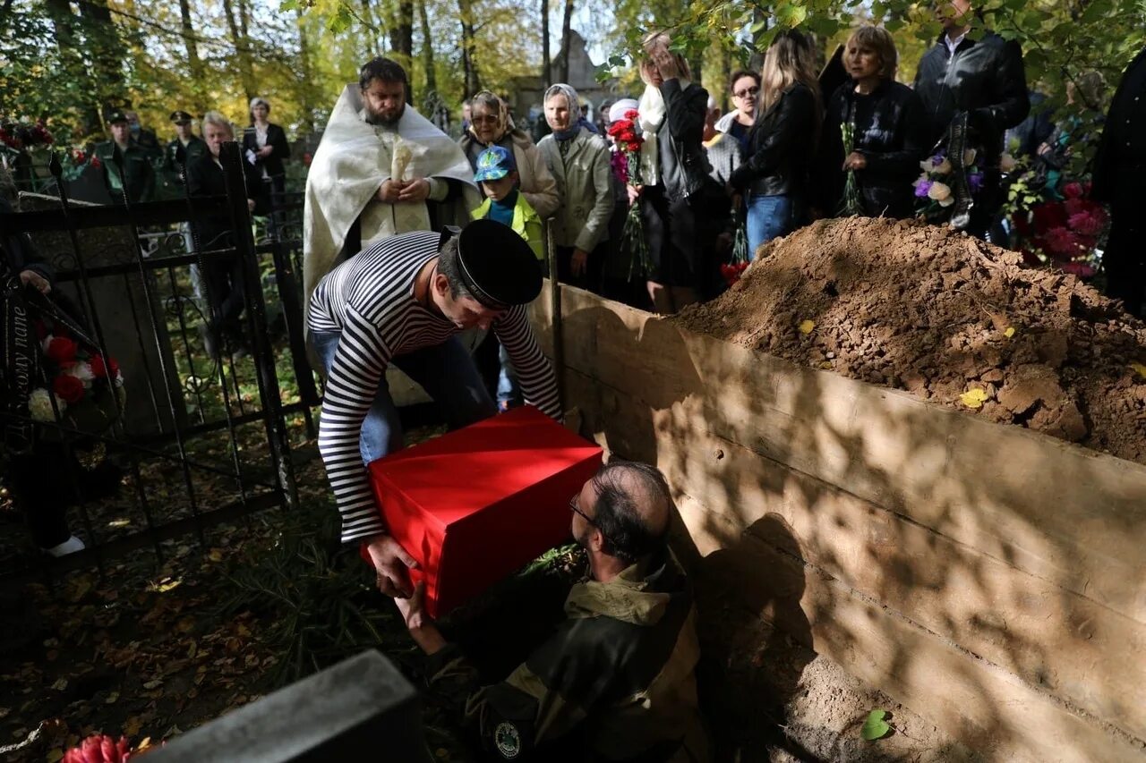 Похоронили главного. Похороны военнослужащего. Похороны на Даниловском кладбище.