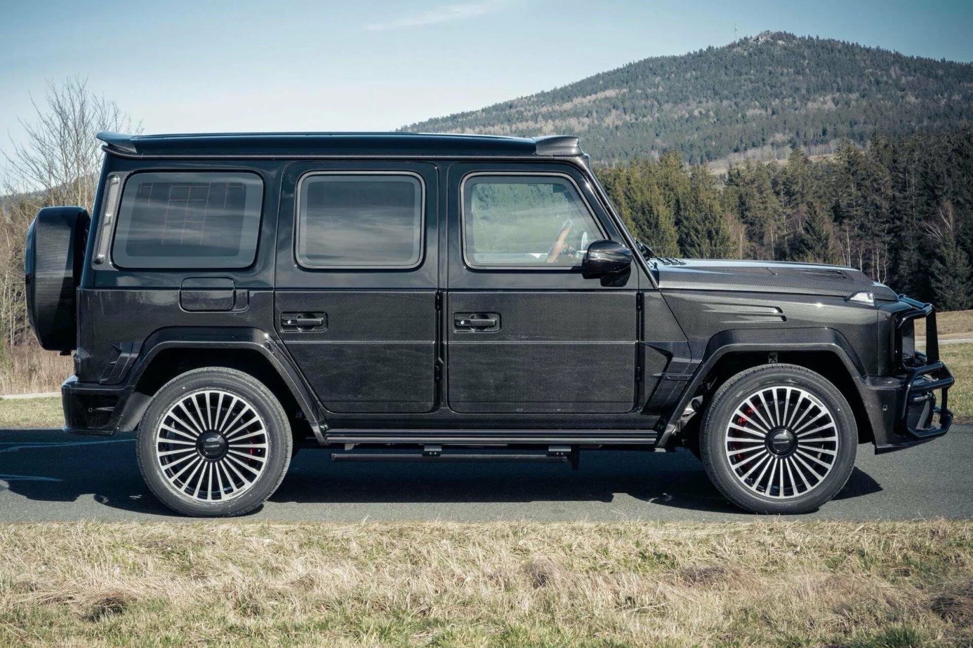 Танк 300 в обвесе гелика. Mercedes Benz g63 Mansory. Мерседес g63 Mansory 2020. Mercedes g63 AMG Mansory. Мерседес-Бенц g63 AMG 2020.