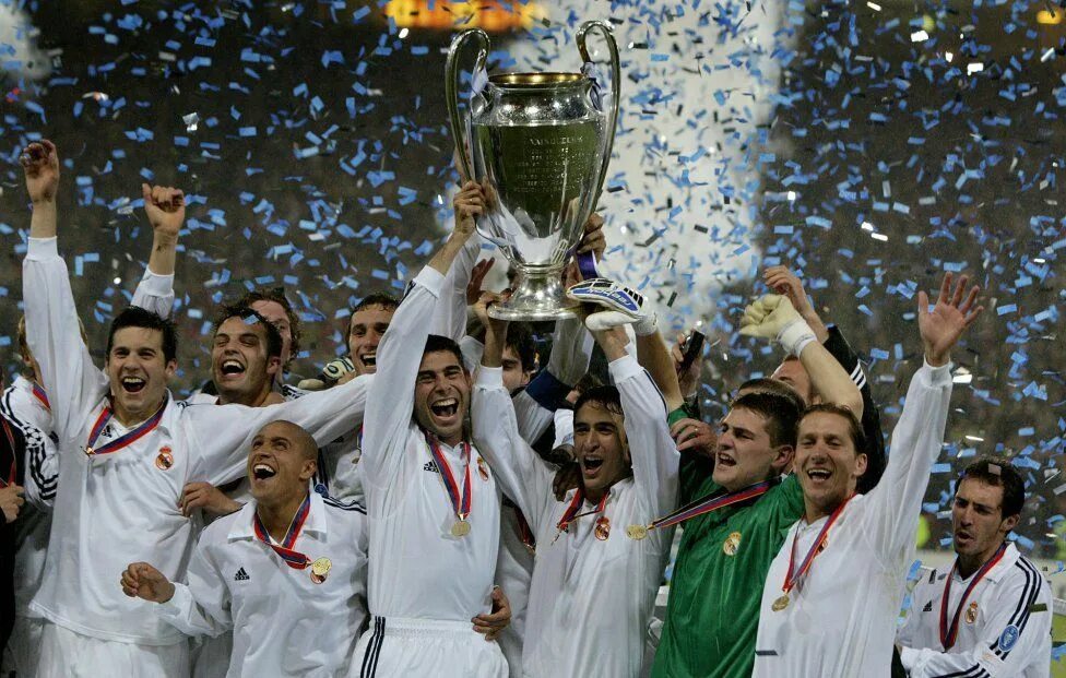 Уефа 2002 2003. Реал мадрид лига чемпионов 2002. финал лч 2002. реал мадрид 2003. реал мадрид лига чемпионов.