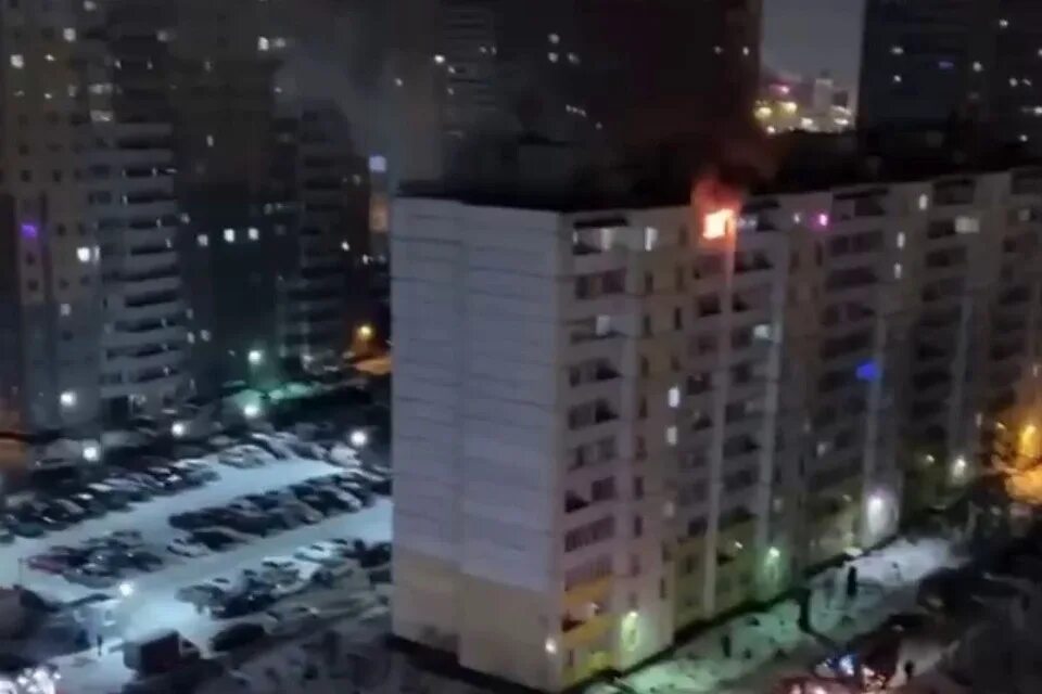 Шушары упал мужчина новгородский 10. Выпрыгнул из окна в шушарах. Кукмор ограбление. Мужчина упал с 18-го этажа на девочку в петербурге. Первомайская 5 к 1 шушары.
