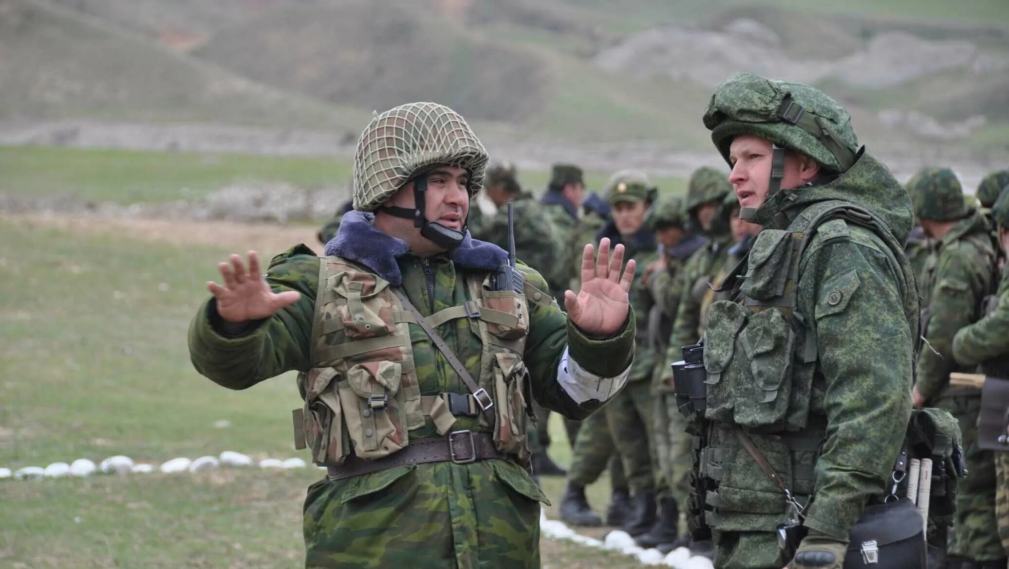 Таджикистан российский сколько. Военные Таджикистана. Солдаты Таджикистана. Военные учение в Таджикисатн. ВДВ Таджикистан.