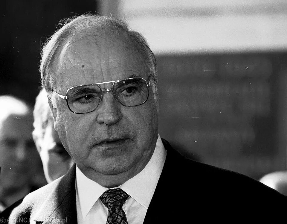 Гельмут коль 1983. Грегор гизи. Гельмут коль. Немецкие политические деятели. Э́рих эрнст па́уль хо́неккер.