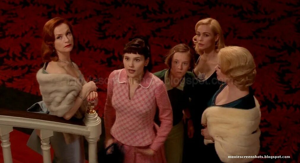 Эммануэль беар 8 женщин. Эммануэль беар в фильме 8 женщин. Эммануэль беар в фильме 8 женщин. Фанни ардан в фильме 8 женщин. Включи 8 женщин.