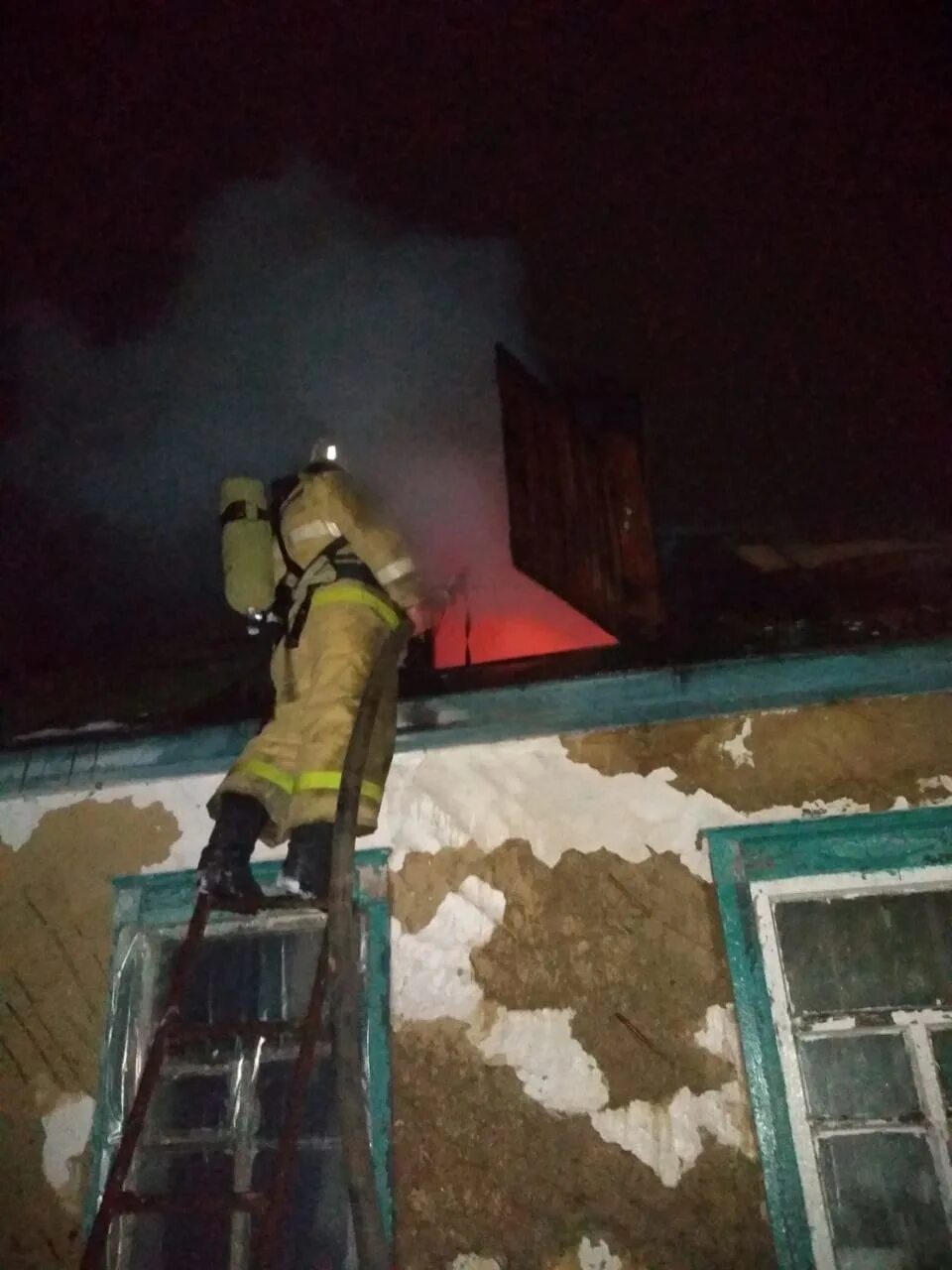 Пожар в Октябрьском районе Курской области. Пожар зимой. Пожар в теткино. Пожар в Романово. Новости теткино курской области сегодня последние