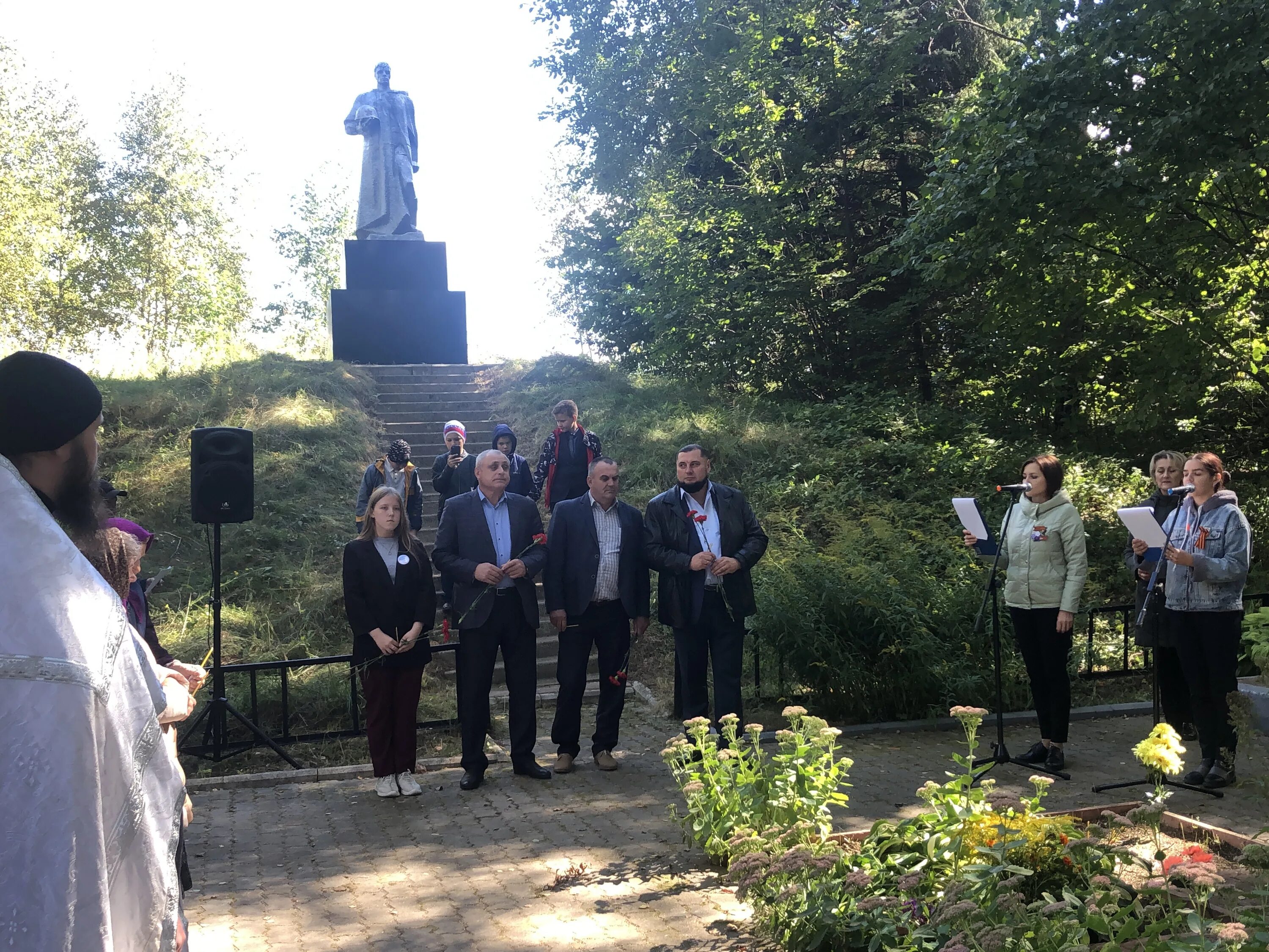 Погарский район брянской новости. Карбовка Брянская область. Мемориал в деревне Карбовка Брянской области. Карбовка Погарский район. Село Карбовка Погар.