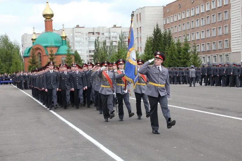 В Омской академии МВД России дипломы о высшем образовании получили 284 специалис