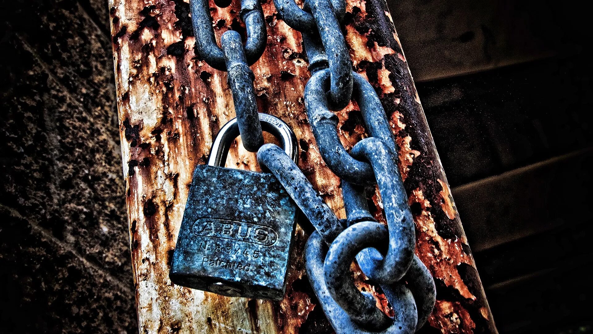 Lock post