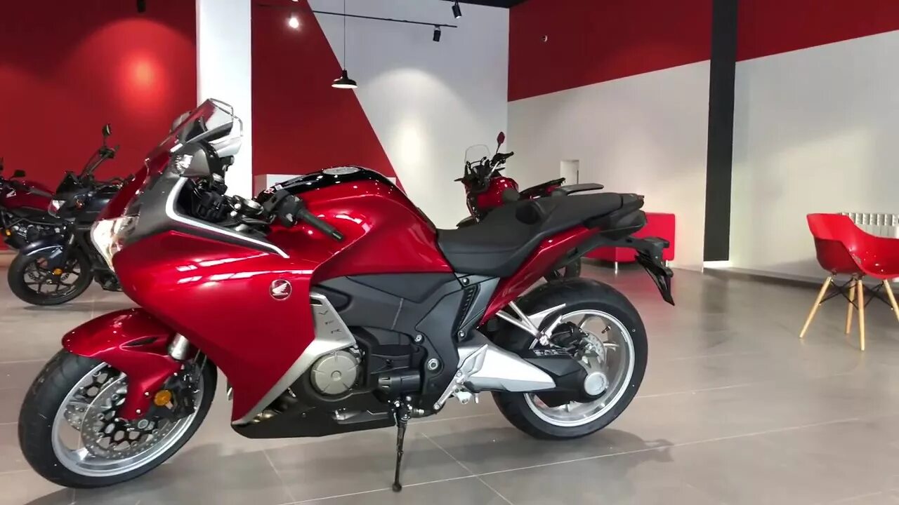 Купить мотоцикл у официального. Honda VFR 1200 2018. Honda VFR 1200 2022. Honda VFR 800 6 поколение. Honda VFR 1200 xa 2014.