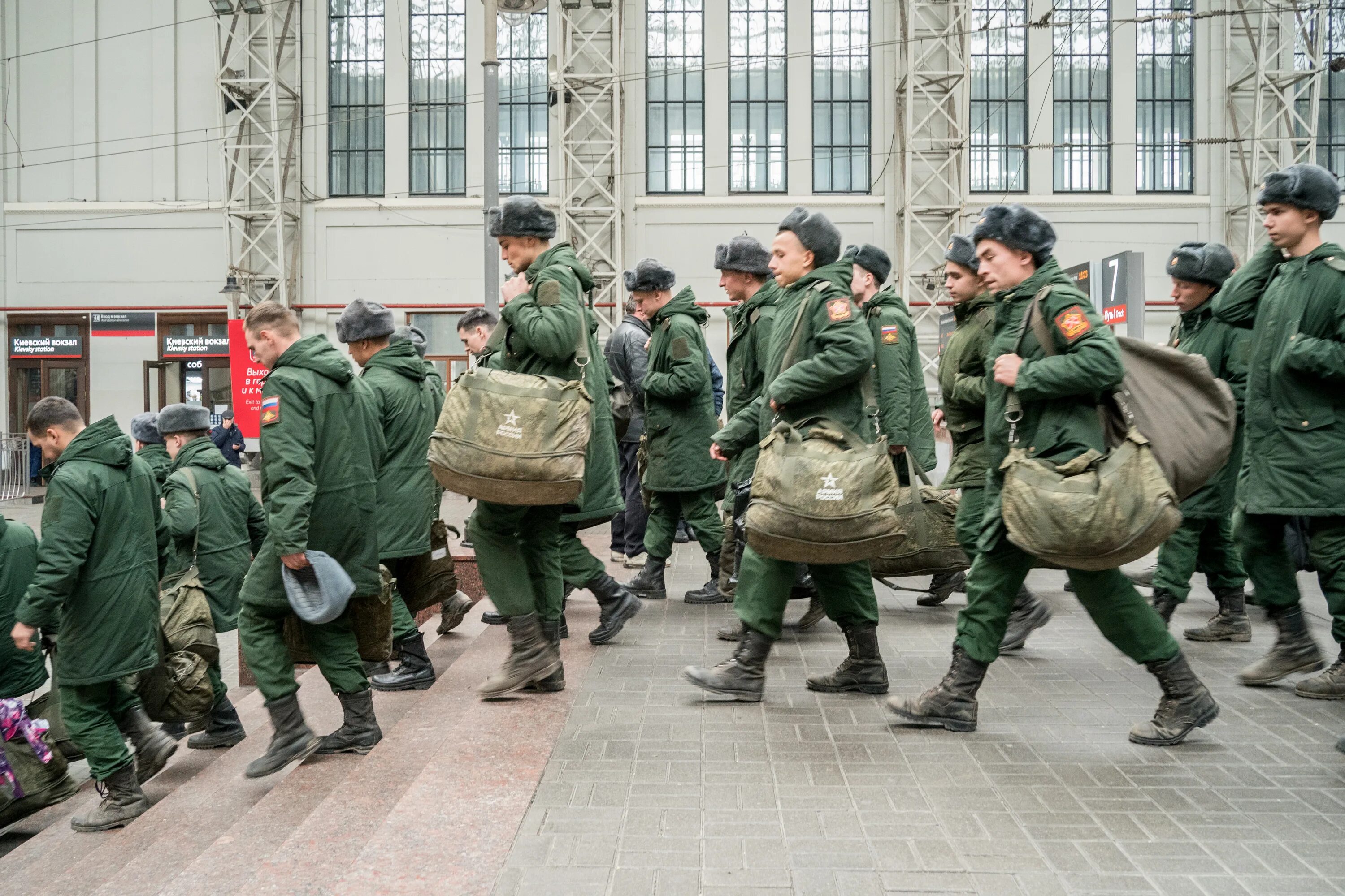 Солдат срочной службы. Призывники срочники. Фото российских военных. Срочники в армии. Кремль новая мобилизация