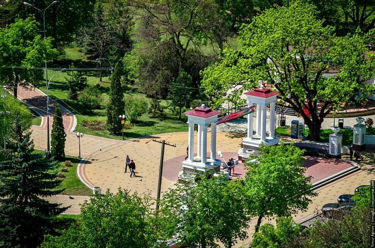 Центральный парк нальчика (атажукинский сад). Атажукинский парк в нальчике. Атажукинский парк в нальчике. Нальчик центр города парк горького. Атажукинский парк в нальчике.