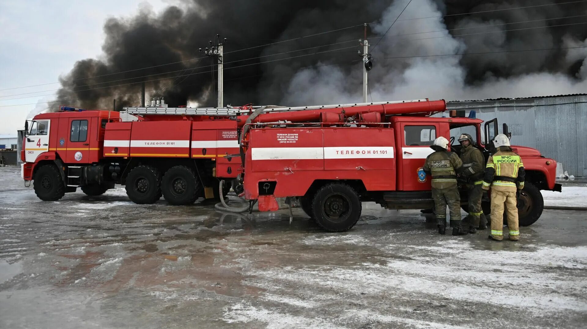 Пожар риа новости. Пожар в частном доме. Пожар в Ленинградской области. Пожар в Красном Яре. Пожар в поселке светлый Якутия 2013 год.