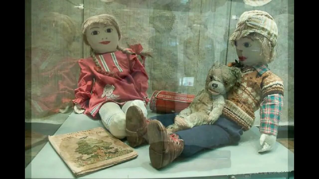 Кукла военного времени. Советские детские игрушки. Старинные игрушки. Старинные игрушки для детей. Советские Тряпичные куклы.