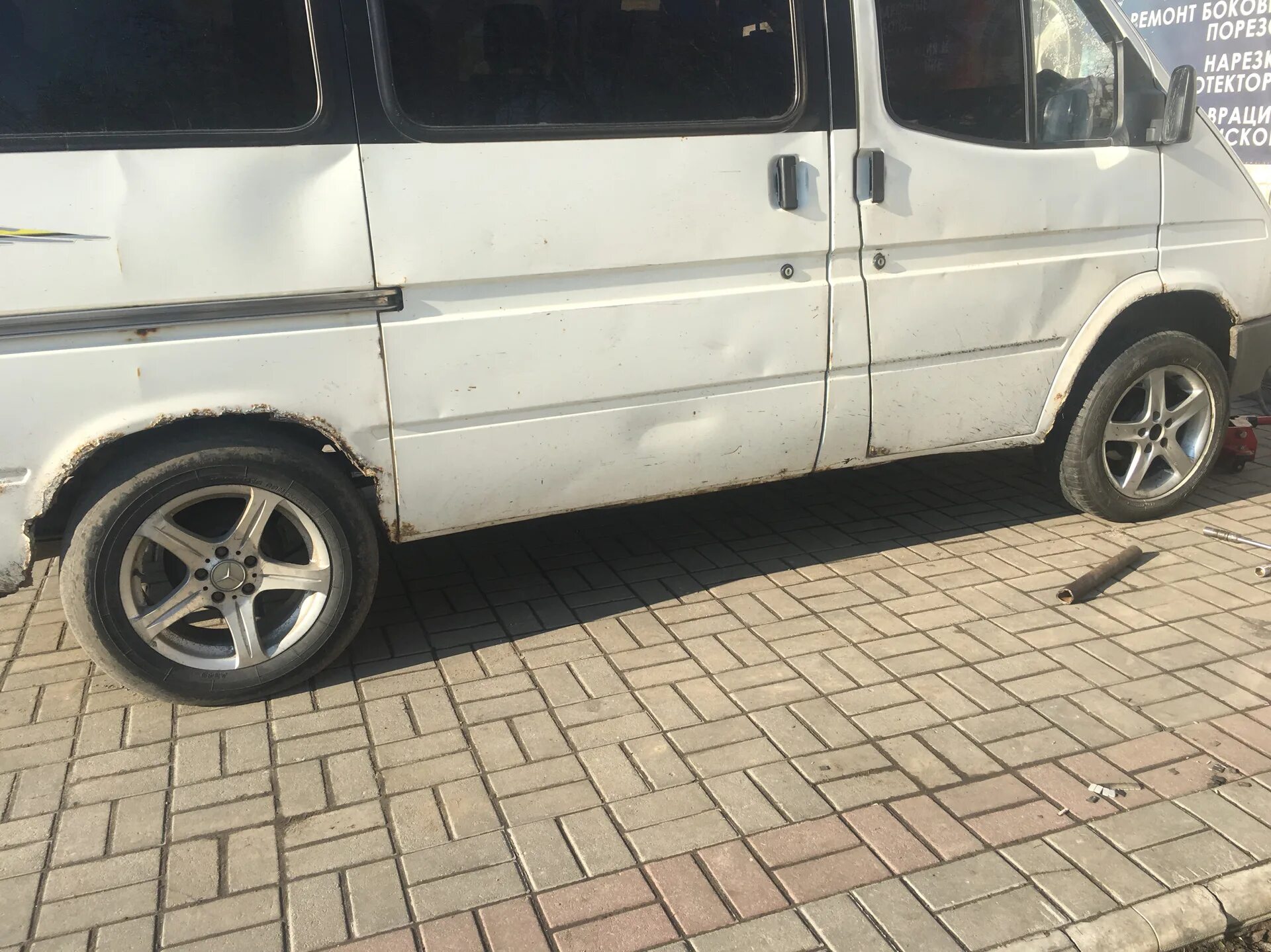 Колеса форд транзит. Колесные арки форд транзит 1988. ford transit 2 диски. ford transit диски r18. колеса форд транзит 1988.