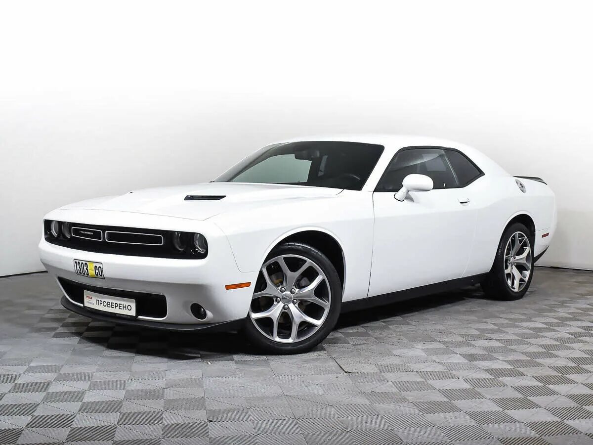 Додж сколько лошадей. Белый Додж Челленджер 2022 года. Dodge Challenger 2019 3.6. Додж Челленджер фото. Dodge Challenger 22 года.