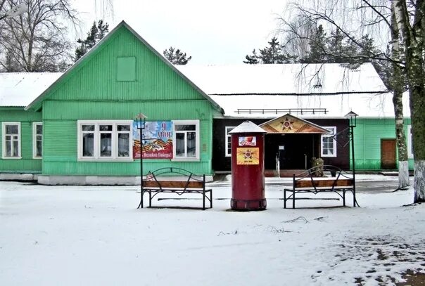 Рп5 хвойная новгородская. Станция Хвойная Новгородская область. Дом культуры в Хвойной Новгородской области. Кинотеатр поселок Хвойная Новгородская область. Лето поселок Хвойная Новгородская область.