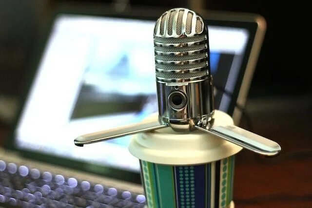 Микрофон метеор. Драйвера на микрофон samson. samson microphone red light. самсон метеор бэдкомедиан. meteor stand.