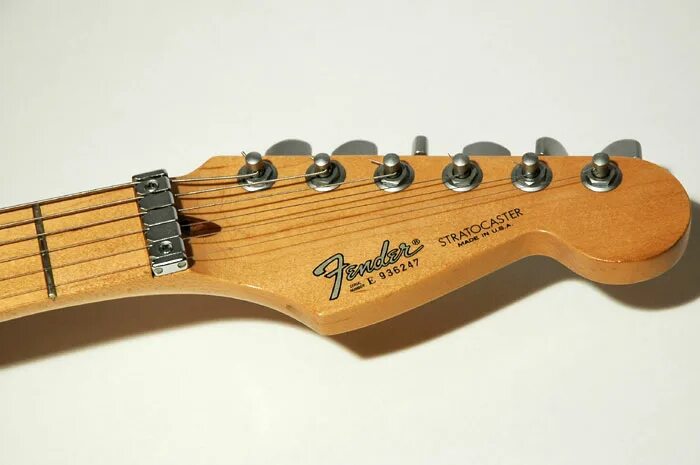 крышка бриджа fender stratocaster. фендер стратокастер мензура. Fender стратокастер ширина порожка. высота стратокастера. высота стратокастера.