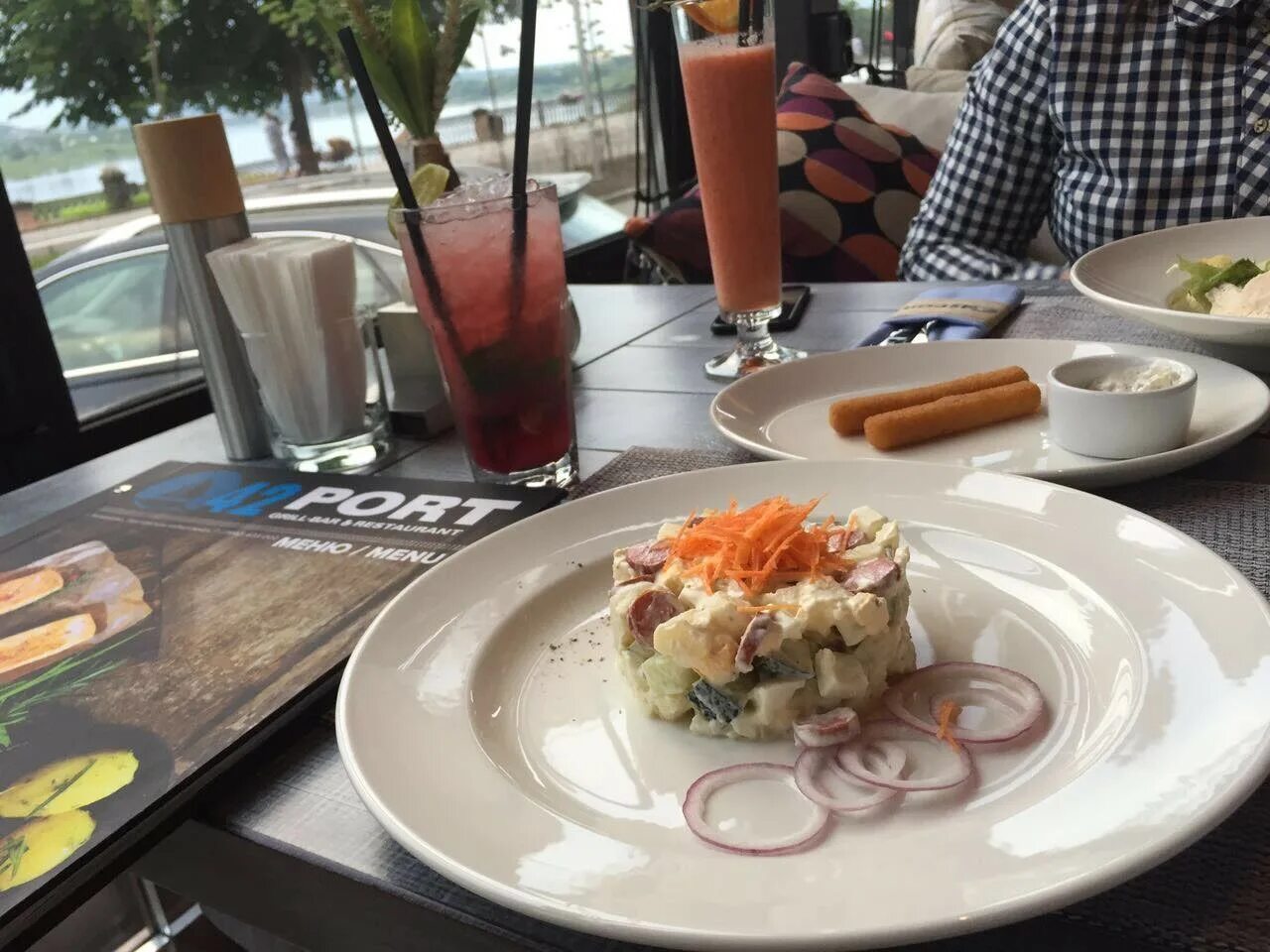 Ресторан москва еда. Хороший день ресторан. Ул лескова кафе день ночь бар. Оронеро в кемерово ресторан. Ивенты на 8 марта в ресторане санкт-петербурга.