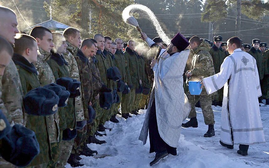 Военный священник на Украине. Священник благословляет солдат. Благословение солдату. Военные капелланы на Украине. Благослови на войну
