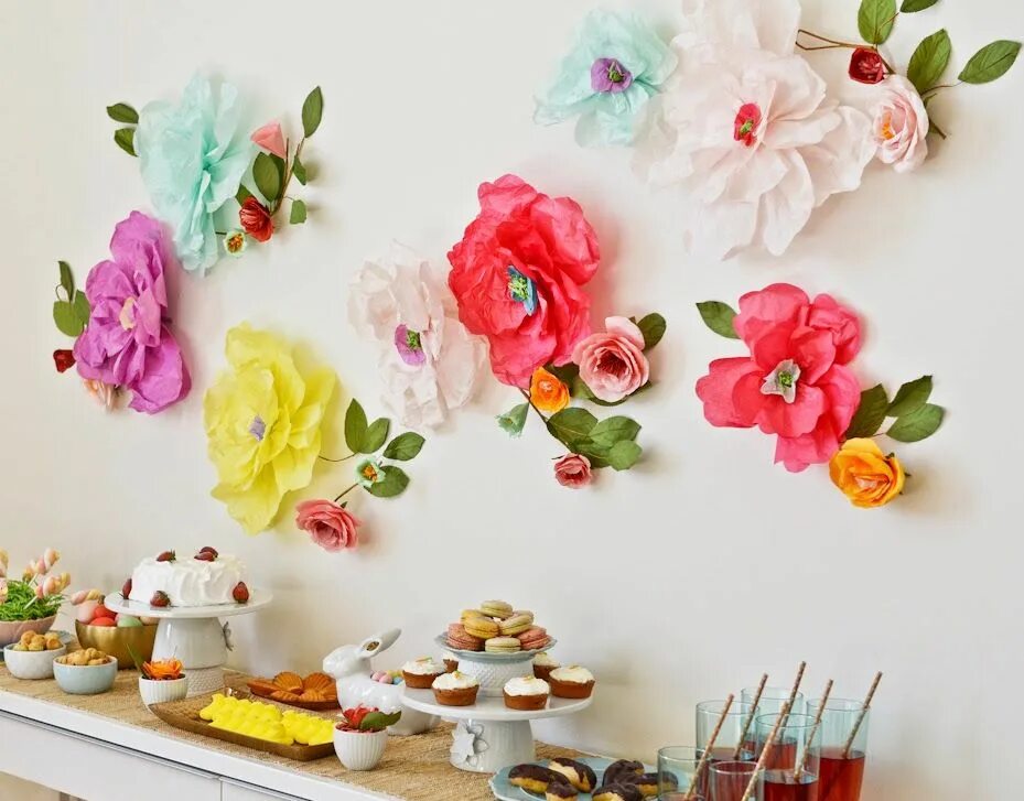 Украсить настроение. Цветы для украшения. Бумажные цветы для декора. Бумажные цветы на стену. Бумажные цветы для украшения интерьера.