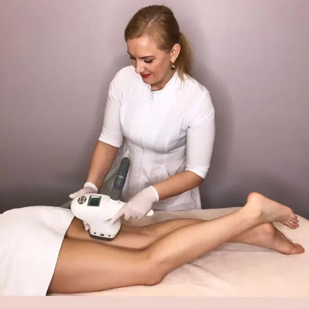 Массаж уменьшающий объемы. Кавитация vela shape. вакуумно-роликовый массаж vela shape. lpg vela shape.