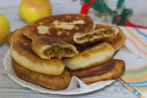 Пирожки со свежей капустой жареные на сковороде